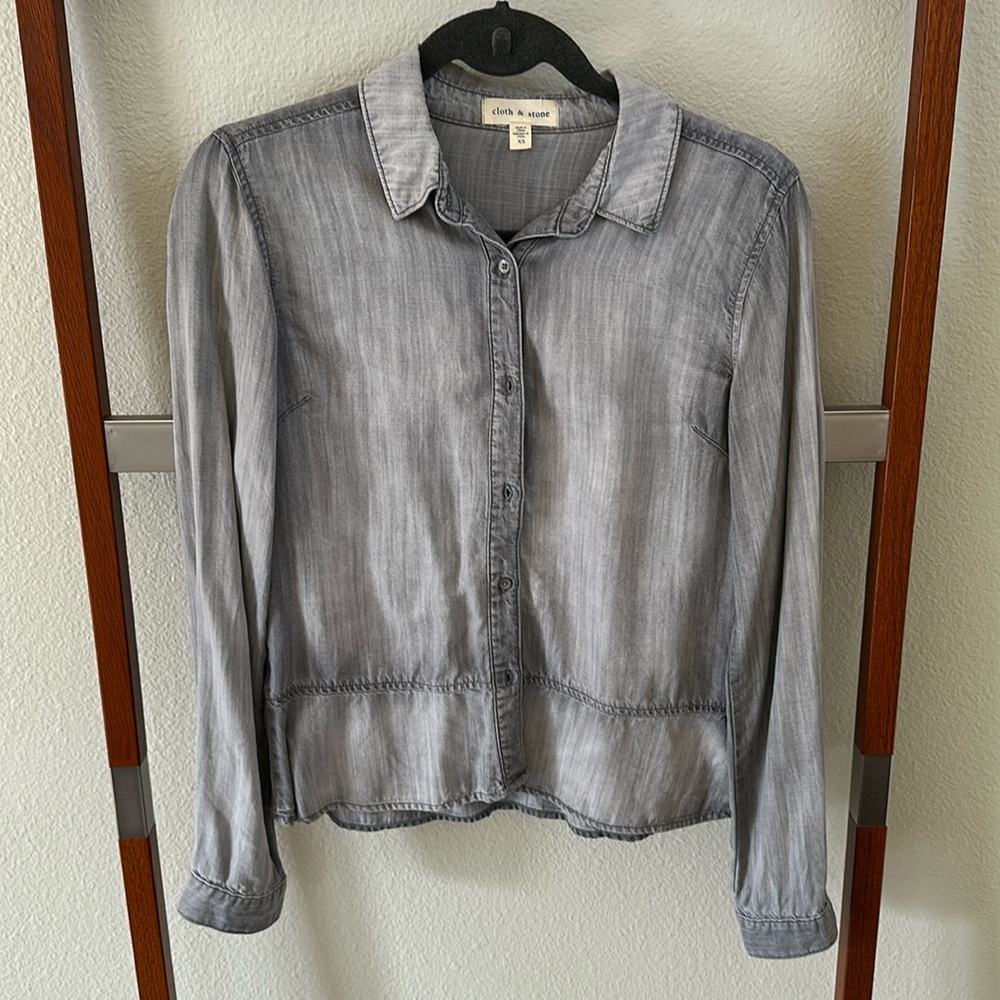 Cloth & Stone Grey Chambray Button Down